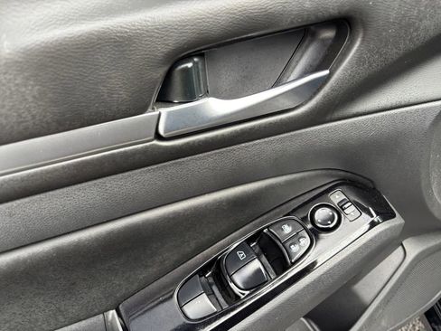 Used 2024 Nissan Altima 2.5 SR w/ SR Premium Package image 16