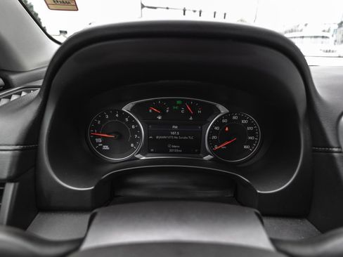 Used 2024 GMC Terrain SLT w/ Tech Package AWD/4WD image 12