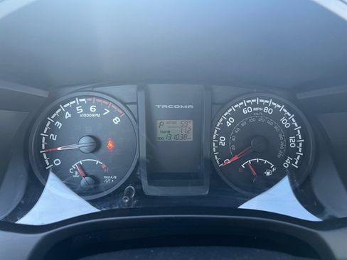 Used 2017 Toyota Tacoma SR image 13