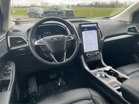 Used 2023 Ford Edge SEL image 15