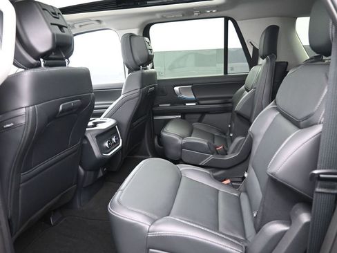 New 2026 Ford Expedition Max Platinum w/ Driver's Package AWD/4WD image 18