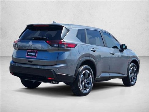 Used 2025 Nissan Rogue SV AWD/4WD image 5