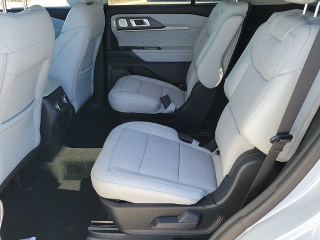 New 2026 Ford Explorer Platinum w/ LUX Leather Package AWD/4WD image 7