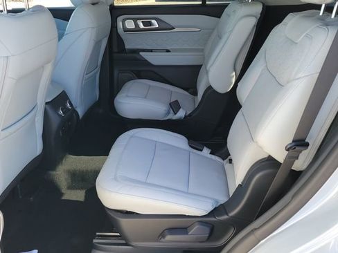 New 2026 Ford Explorer Platinum w/ LUX Leather Package image 7