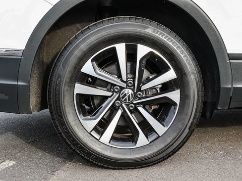 Used 2024 Volkswagen Tiguan S image 8