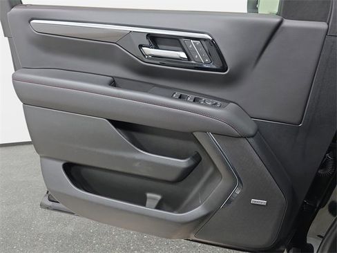 Used 2025 Chevrolet Suburban RST w/ Comfort Package image 27