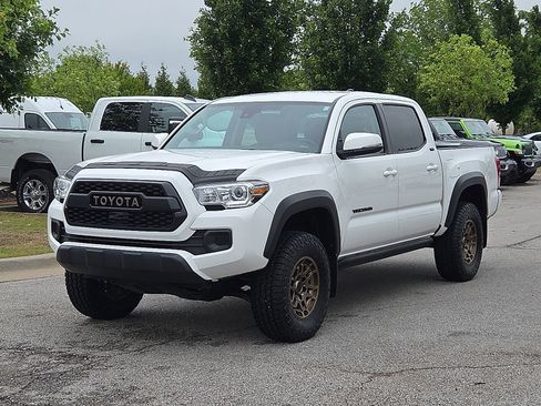 Used 2022 Toyota Tacoma SR5 w/ Trail Edition AWD/4WD image 2
