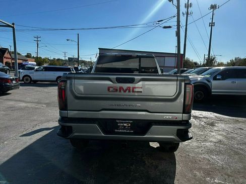 Used 2024 GMC Sierra 2500 AT4 image 4