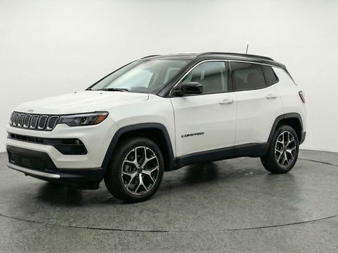 Used 2025 Jeep Compass Limited image 3