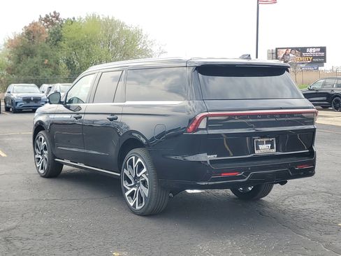 New 2026 Lincoln Navigator L Reserve AWD/4WD image 3