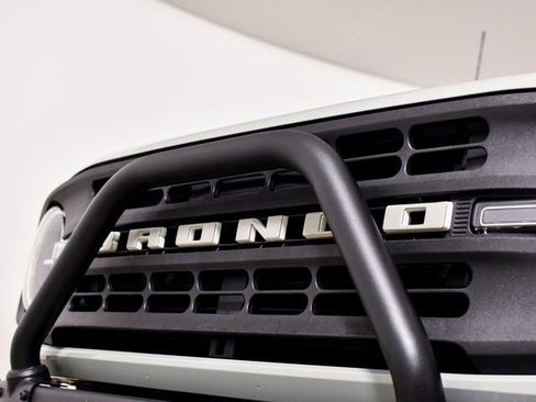 Used 2022 Ford Bronco Black Diamond image 8