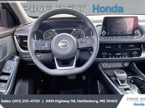 Used 2023 Nissan Rogue SV FWD image 5