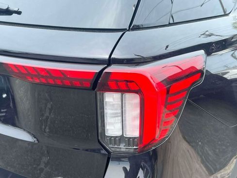 Used 2026 Ford Explorer Active AWD/4WD image 10