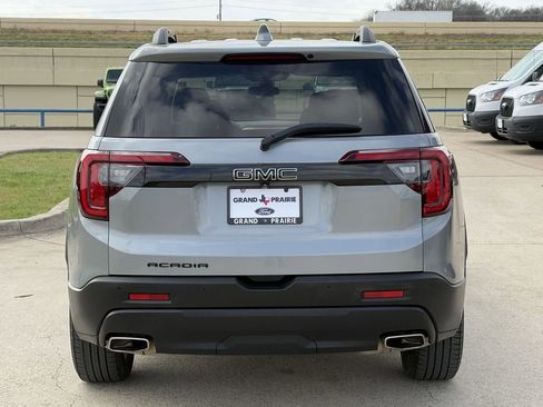 Used 2023 GMC Acadia SLE w/ Driver Convenience Package image 7