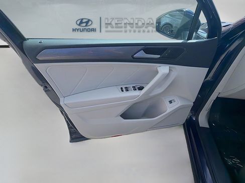 Used 2023 Volkswagen Tiguan SE FWD image 17