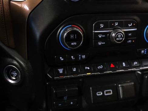 Used 2020 Chevrolet Silverado 3500 High Country image 28