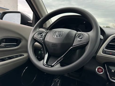 Used 2017 Honda HR-V EX image 17