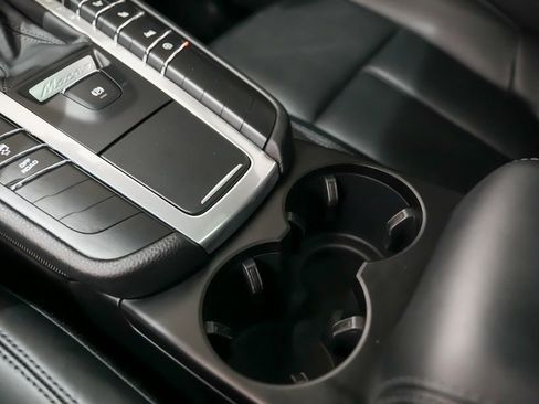 Certified 2021 Porsche Macan S image 34