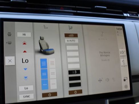 New 2025 Land Rover Range Rover SE image 17