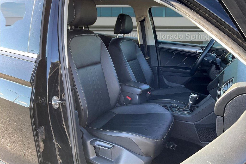 Used 2023 Volkswagen Tiguan SE AWD/4WD image 28