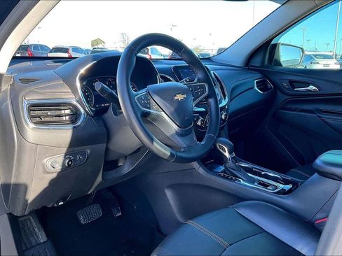 Used 2023 Chevrolet Equinox Premier image 16