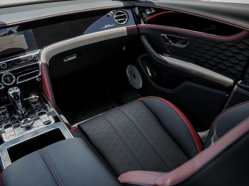 New 2025 Bentley Flying Spur Plug-In Hybrid AWD/4WD image 36