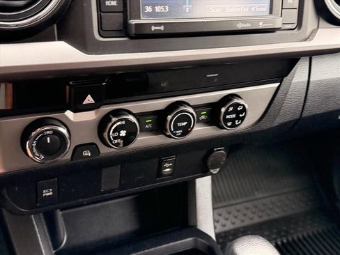 Used 2017 Toyota Tacoma SR5 w/ Tow Package AWD/4WD image 19