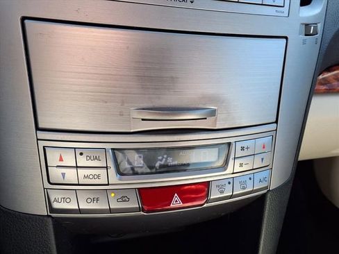 Used 2011 Subaru Outback 2.5i Limited w/ PWR Moonroof Pkg image 17