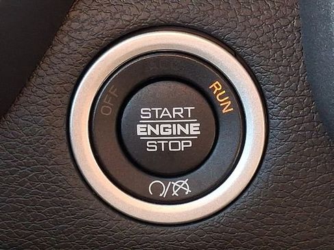 Used 2024 RAM 2500 Tradesman w/ Chrome Appearance Group image 22