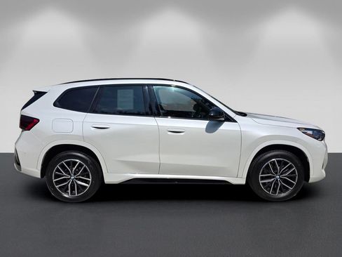 Used 2023 BMW X1 xDrive28i w/ M Sport Package AWD/4WD image 3