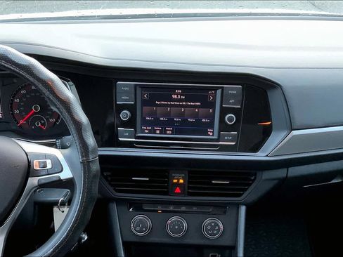 Used 2019 Volkswagen Jetta S image 6