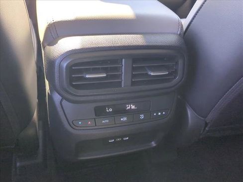 Used 2025 Honda Pilot EX-L image 15