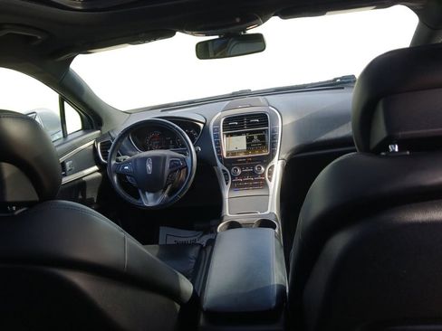 Used 2018 Lincoln MKX Reserve w/ Driver Assistance Package FWD image 5