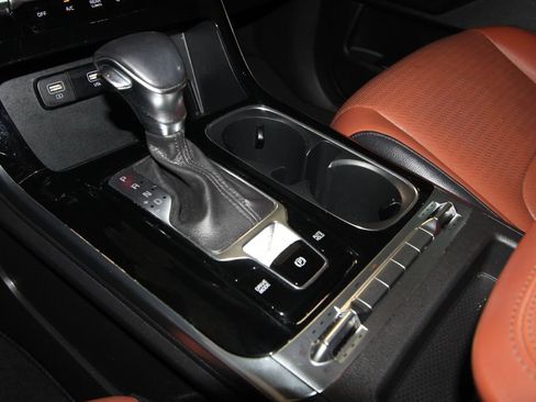 Used 2022 Kia Carnival SX Prestige FWD image 17