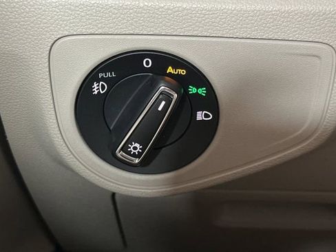 Used 2018 Volkswagen Atlas SEL AWD/4WD image 33