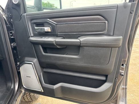 New 2026 RAM 2500 Laramie AWD/4WD image 30