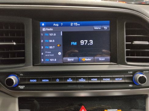 Used 2019 Hyundai Elantra SEL w/ Winter Weather Package FWD image 25