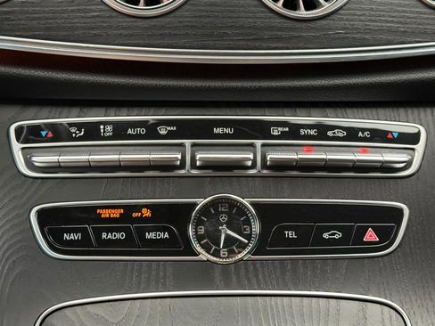 Used 2019 Mercedes-Benz E 450 4MATIC Cabriolet image 20