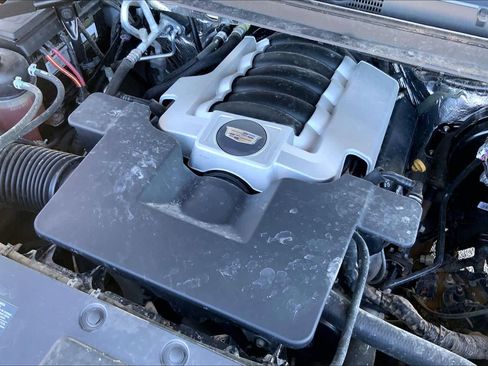 Used 2017 Cadillac Escalade Premium Luxury image 32