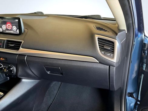 Used 2017 MAZDA MAZDA3 Sport image 17