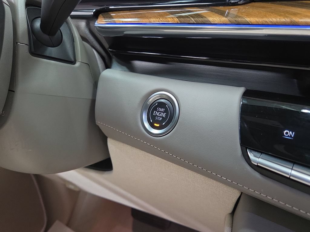 Used 2024 Cadillac Escalade Sport Platinum w/ LPO, ONYX Package AWD/4WD image 21