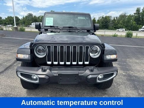 Used 2019 Jeep Wrangler Unlimited Sahara AWD/4WD image 3