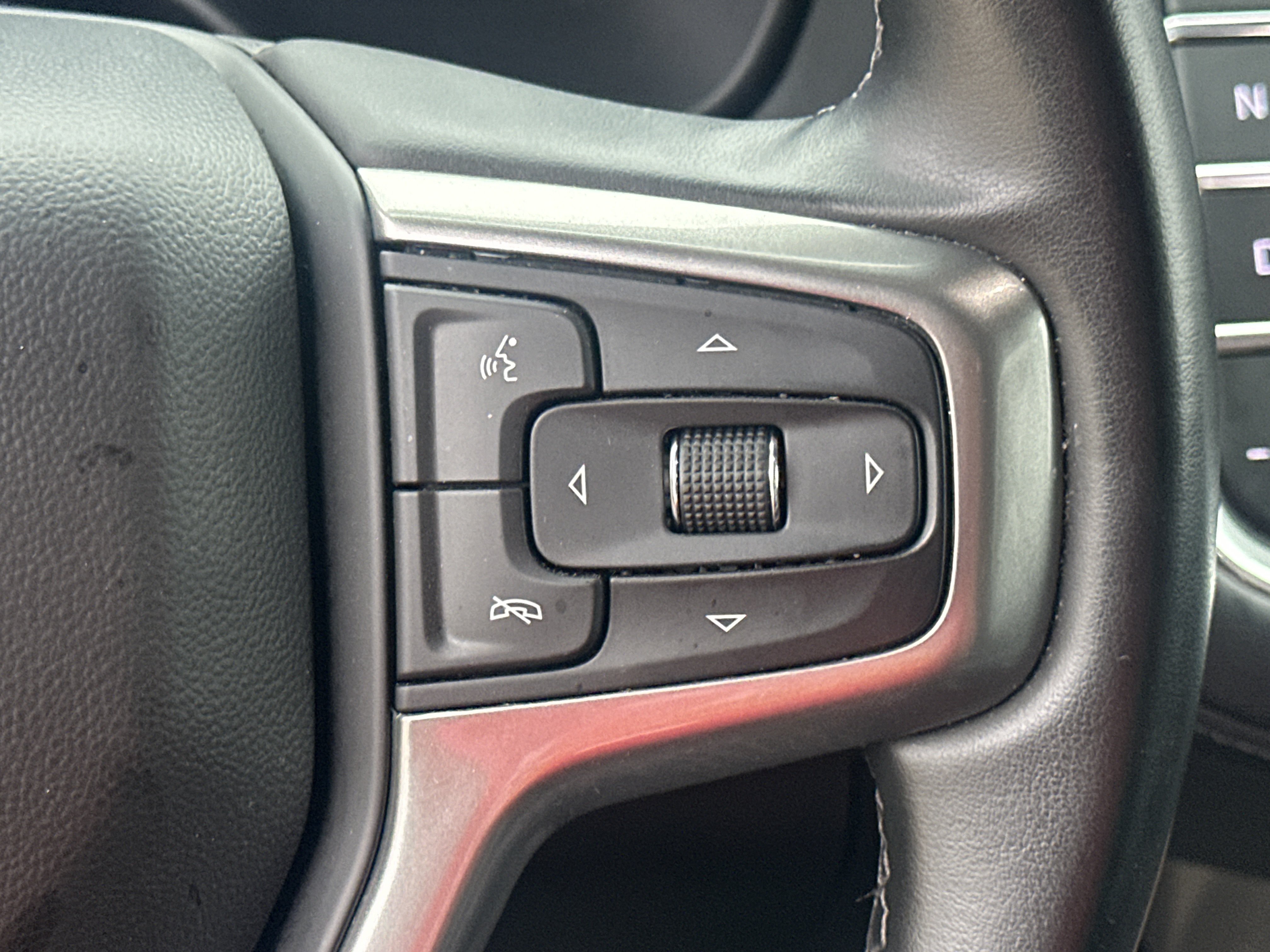 Used 2024 Chevrolet Tahoe LT AWD/4WD image 25