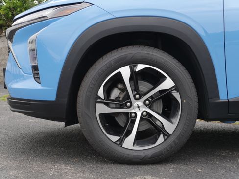 Certified 2024 Chevrolet Trax RS w/ Driver Confidence Package FWD image 11