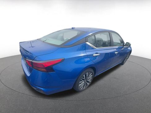 Used 2025 Nissan Altima 2.5 SV image 4