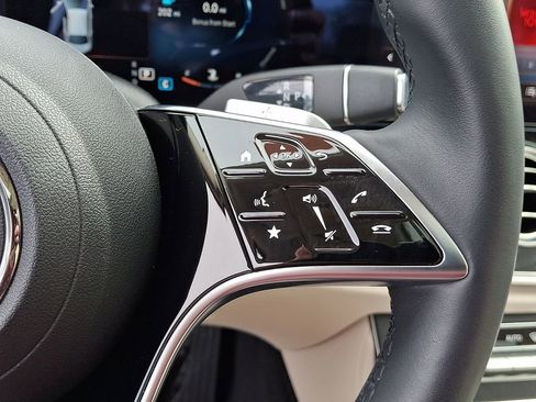 Used 2023 Mercedes-Benz E 350 4MATIC Sedan image 23