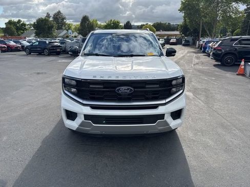 Used 2025 Ford Expedition Max Platinum AWD/4WD image 4