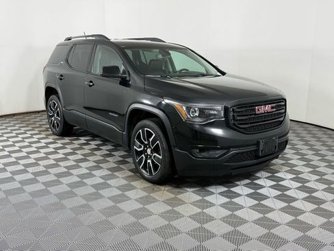Used 2019 GMC Acadia SLT w/ Black Edition image 2