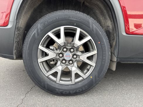 Used 2023 GMC Acadia SLE image 26