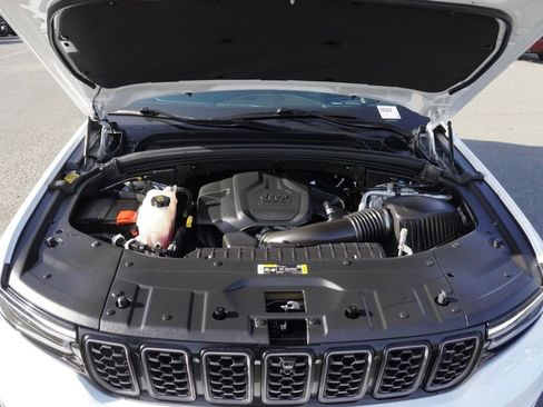 Used 2024 Jeep Grand Cherokee L Summit image 31